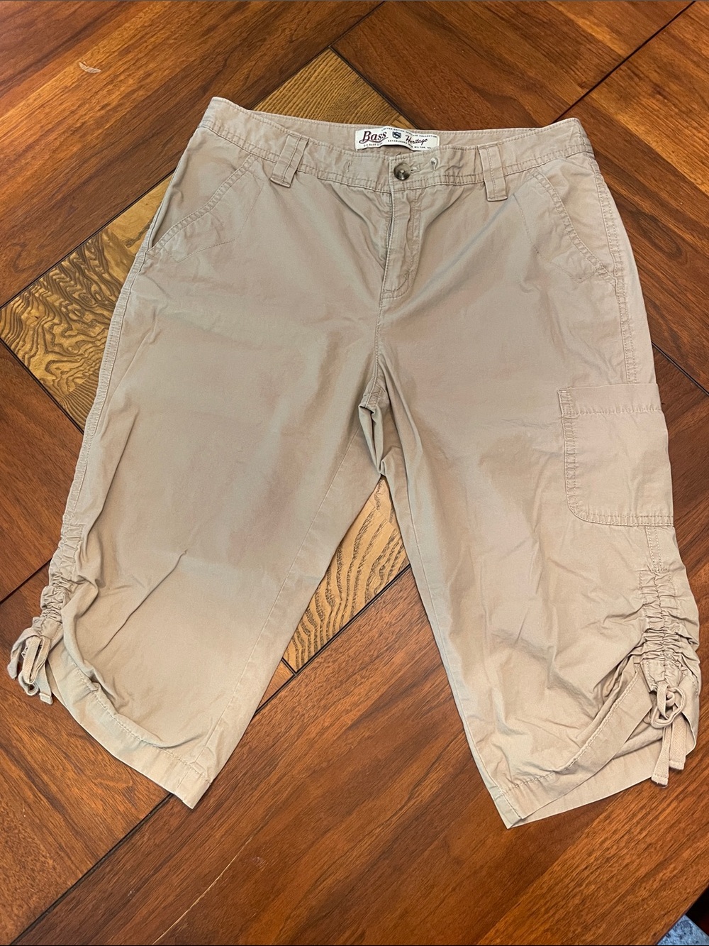 G.H. Bass & Co. Beige Cargo Capris M65